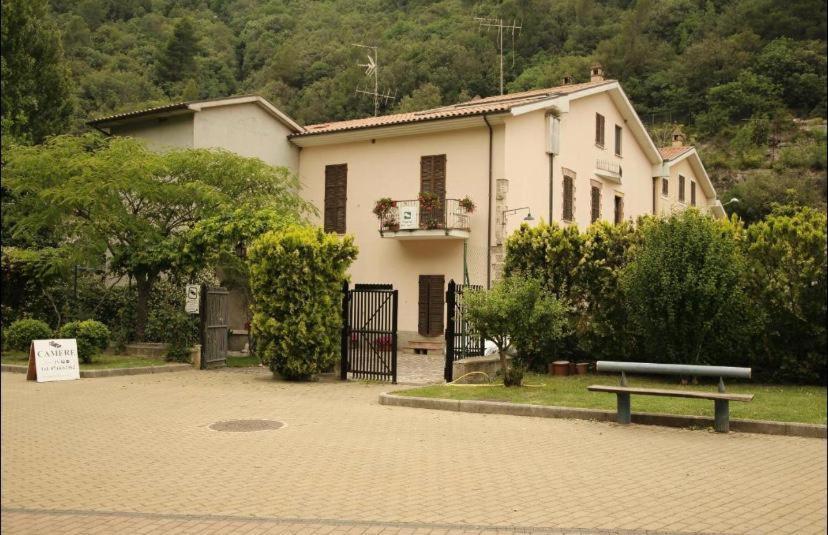 Rifugio Della Cascata Villa Collestatte Eksteriør bilde